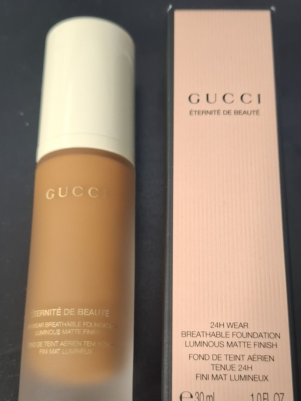 410N Gucci Éternité de Beauté Breathable Foundation - Medium Deep 410N
